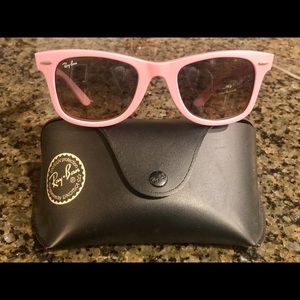 Ray Ban Wayfarer matte pink 2140.